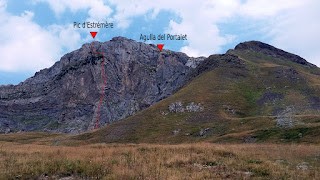 Pirineos con Frontera. Pic d'Estrémère. 275 mts. 6c (V+ ob)
