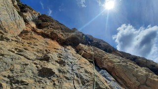 **** Esperó de les Colobres, (260m, 6b, 6a/A1 oblig), Cap del Ras, Àger