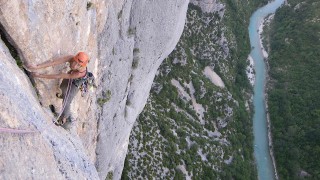 LES CAQUOUS 200m 6c (6b obl.) - Grand Eycharme - Verdon