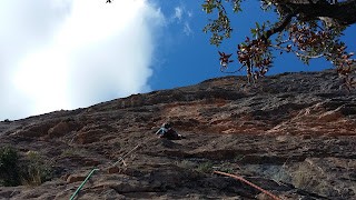 La Taca de Romesco - Roca dels Arcs - Vva. de Meià -  200 mts 6c (6b obligat)