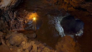 Nuevas galerías en la Cueva de los Caños. Espeleometría, biocenosis y microbiologia