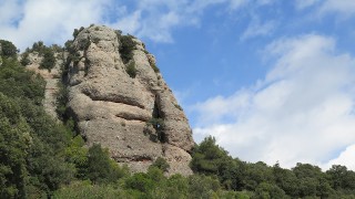Via Josep Aspachs al Cingle de la Foradada del Coll de Tres Creus.  Serra de l'Obac. Parc de Sant Llorenç del Munt. 07-04-2021