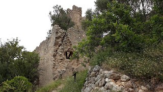El Castell del Rebollet i el cim de les Covatelles