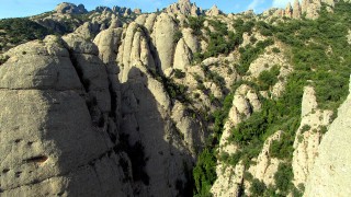 TERRA DE NÒMADES 200m 6b (V+/Ae obl.) - Pollegó Inferior - Montserrat