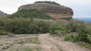 Roca de l'Ermita a Sant Honorat;  vies Diagonal del Corb  i la Rampa. Peramola. Alt Urgell.  Trobada Grup Cavall Bernat. 13-05-2023.