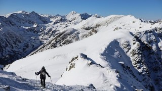 Esquí de muntanya a banda i banda de la Serrera (Coma de Varilles i Turó del Forn)