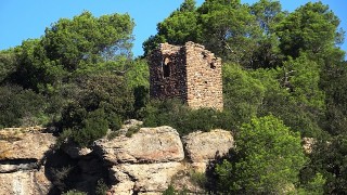 Urbanització de les Pedritxes, cova i balma de l'Escopeta, Agulla de la Font de la Riba, Cau de la Lloba, font de la Riba, Torrota de l'Obac, Roca del Corb, puig Codina i punta dels Caus Cremats